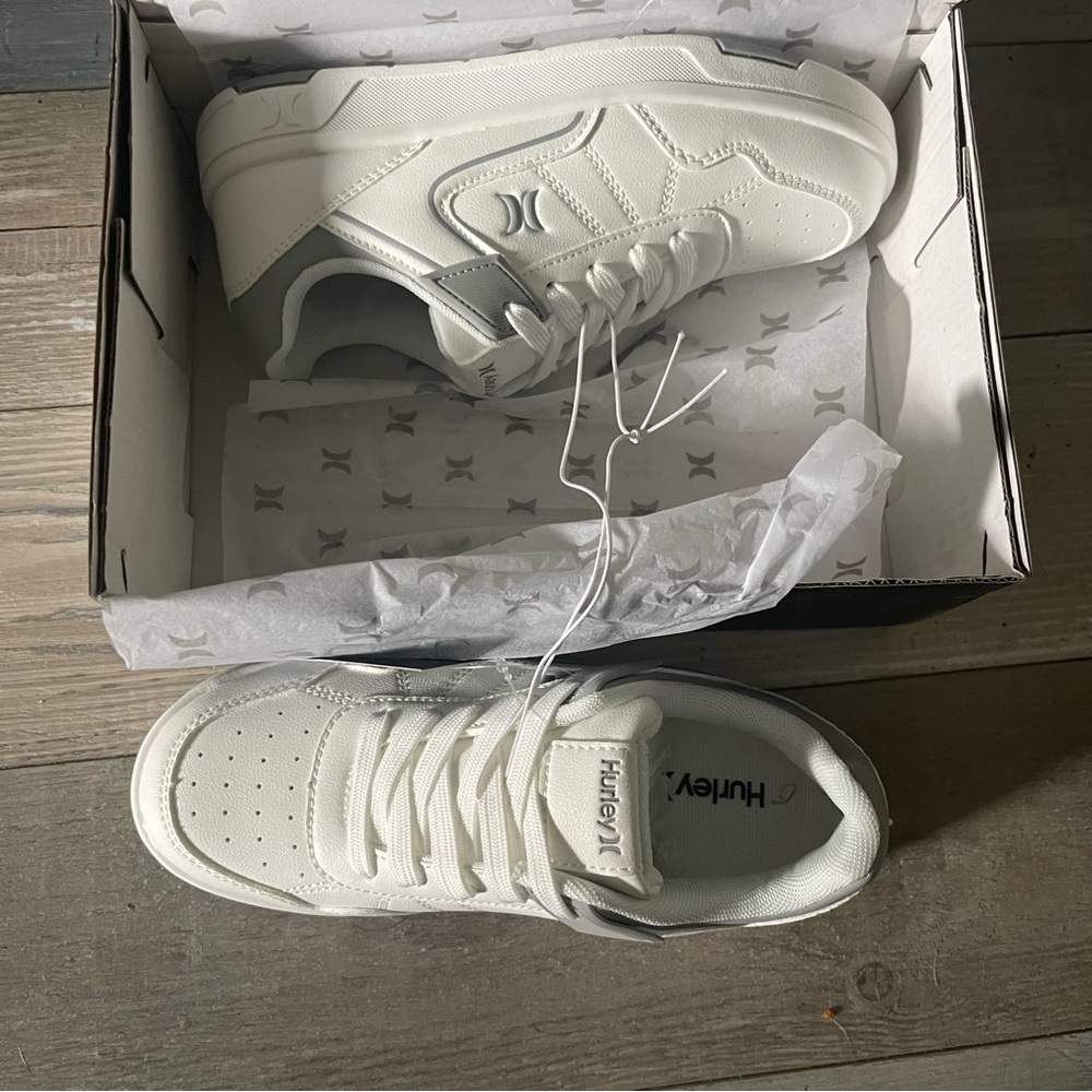 New Hurley kids Classic White Sneakers size 4 youth